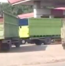 Kurangnya pengawasan Atau Ada Kerja ? Kendaraan Fuso Diduga  Ngangsu  BBM subsidi di SPBU 24.352.44 Garuntang
